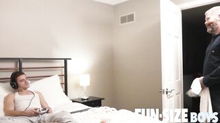 Big beary daddy rips twink raw bareback breeding hole