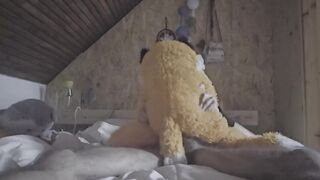 Plush fox love sucked dry by hungry cock