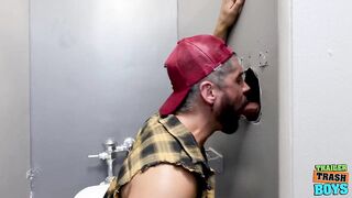 Muscular Lawson James Takes Justin Jett Raw Big Cock