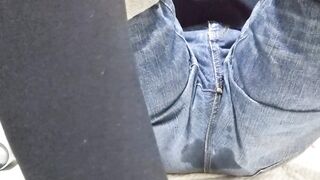 Boy daughter jeans leaked pee while fingering electric massager