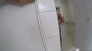 Pool Boy Stuffs Guest’s Butthole Raw Then Blows His Load Inside