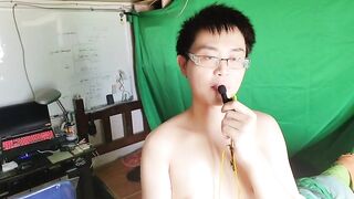 Android vs iPhone fight ends with Asian twink totally destroyed
