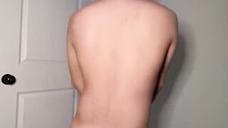 Amateur dancer Jiggling fat ass shaking until bouncy with gay sexy dance