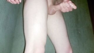 Masculine shower release raw solo guy pumps golden shower