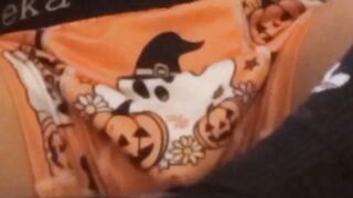 Halloween twink Jon Arteen blows up balloons then blows his load while humping them