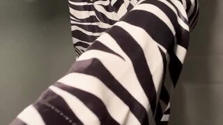 Zebra Robe Striptease Grey Jockstrap Femme Boy destroyed gagging cum