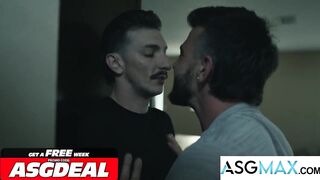Cheating Hunk Gets Caught Deepthroating His Boyfriend On Live Stream
