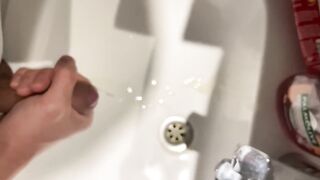 Asian twink’s massive load explodes in slow motion