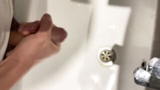 Asian twink’s massive load explodes in slow motion