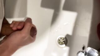 Asian twink’s massive load explodes in slow motion