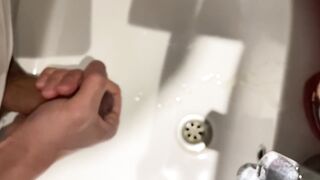 Asian twink’s massive load explodes in slow motion