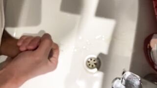 Asian twink’s massive load explodes in slow motion