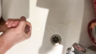 Asian twink’s massive load explodes in slow motion