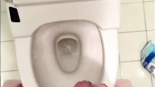 Japanese twink boy cumshot in toilet solo masturbation raw cum gushing eruption