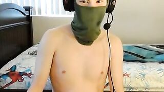 Twink gets Destroyed by Chilla's Horror Game