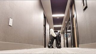 Kitty Gets Risky in the Public Elevator Going in Raw and Hard