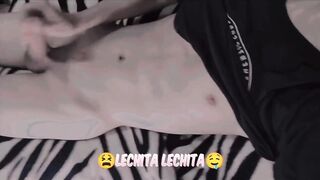 Teen twink strokes himself to deep throaty moans teen cumshot solo