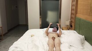 Lyin in bed with big gay asian twink raw solo