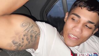 Latino muscle boy Lucian Reed destroys with his gushing hot body
