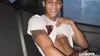 Latino muscle boy Lucian Reed destroys with his gushing hot body