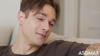 Hunk Kam Stone smashes new jock FWB raw and deep throat dripping