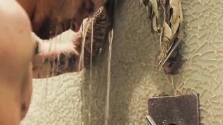 Muscle stud takes it slow for first time gay client deep throat raw fuck