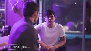 Muscle stud takes it slow for first time gay client deep throat raw fuck