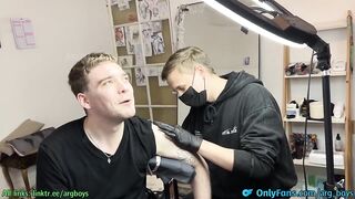 Tattoo artist gets throat fucked slurping thick ass till messy cumshot