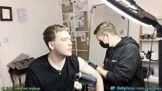 Tattoo artist gets throat fucked slurping thick ass till messy cumshot