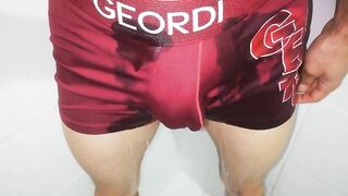 Desperate pissing in underwear close-up full flood gay twink bragas solo