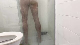 Monster dildo destroys tight ass in steamy shower