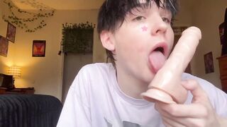 Emo twink solo dildo ride with big dick