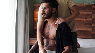 Muscle stud jerks straight jeus raw to emotional cumshot during hairy handjob