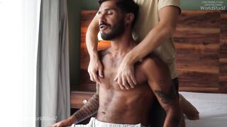 Muscle stud jerks straight jeus raw to emotional cumshot during hairy handjob