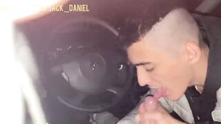 Teen guy blew his taxi driver raw in car