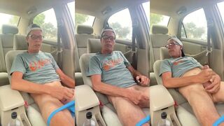 guy parked next to me watched me jack off in my car with the door open
