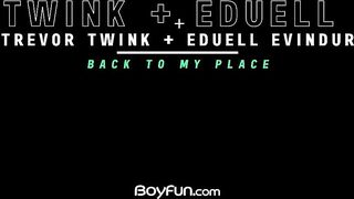 Twunk bottom boy rides that meat & takes a big hot cum facial!