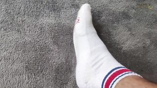 Step dad rides his sons barefoot till he gushes remembering socks
