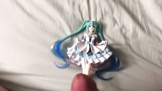Hatsune Miku gets destroyed with a big gay cumshot from a huge cock