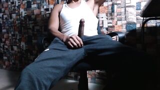 Athletic cumshot guy sportswear jerks off in front of camera