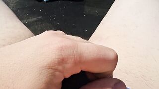 Teen Australian cums hot in public sun solo