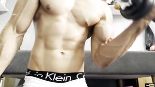 Spanish flexing muscle guy gets destroyed by his own toy