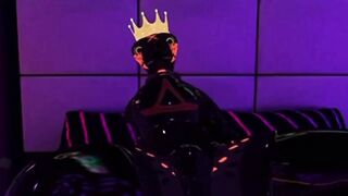 Sneck's steaming latex outfit gets wrecked in VRChat ERP