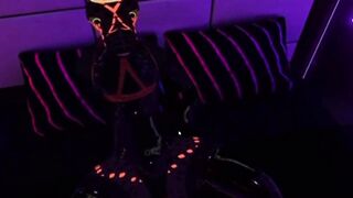 Sneck's steaming latex outfit gets wrecked in VRChat ERP
