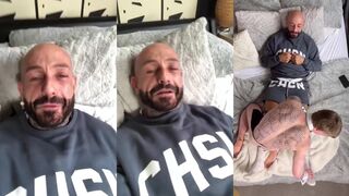 Straight guy seduces gay tattooed muscle stud with big ass lap dance