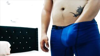 Muscular hunk creams his tight hole after gym climax gagging