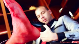 Alejandro V shreds clothes in steamy solo audition foot worship tease