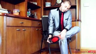 Alejandro V shreds clothes in steamy solo audition foot worship tease