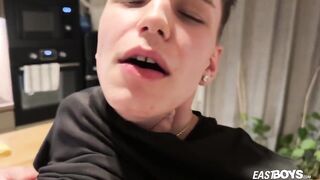 Justin Skye’s big cock jerks until cum blinds his eye raw