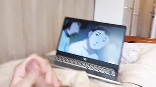 Gay gamer’s bulging big dick made him cum without a single yawn